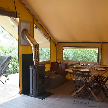 Huttopia Campsite 3*