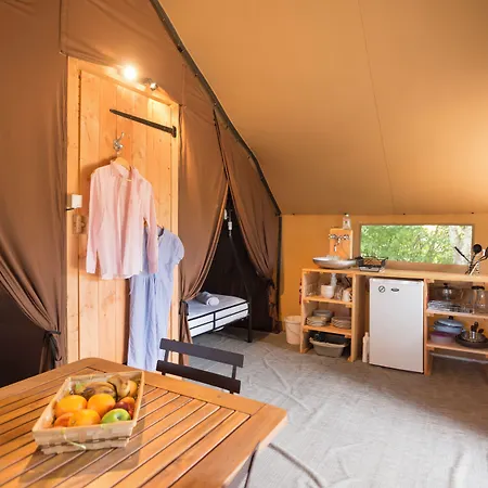 Huttopia Campsite 3*